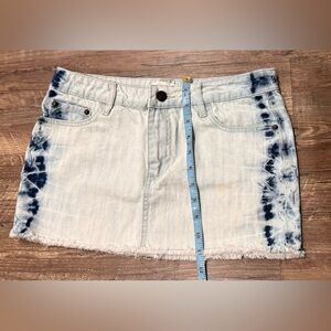 Forever 21 denim mini skirt size 26